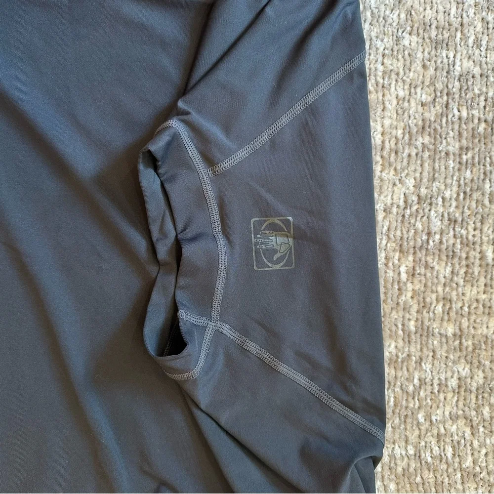 Body Glove Black Short Sleeve Rash Guard - Picture 8 of 10